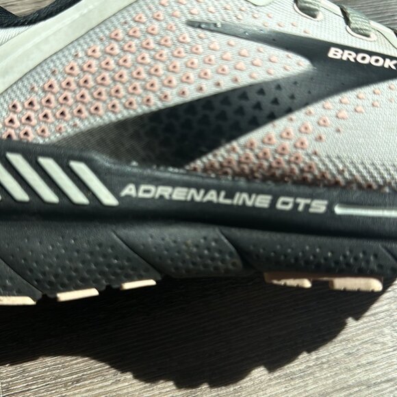 Brooks Women's Sneakers in Gray and Black - Picture 4 of 10